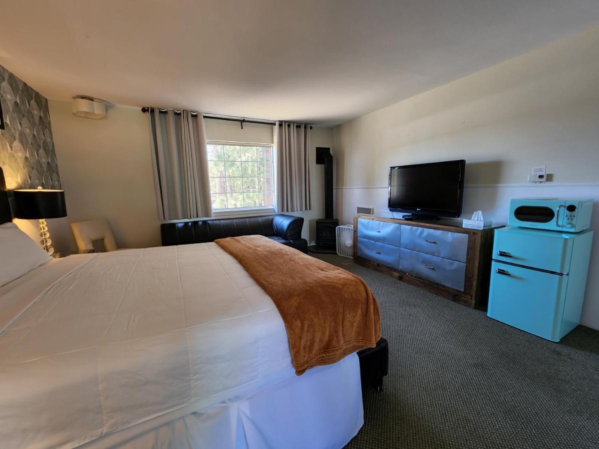 Cinnamon Bear 3* Mammoth Lakes